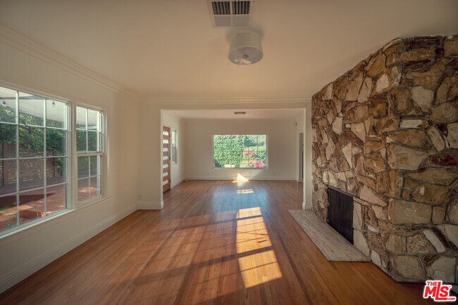 Building Photo - 4141 Verdugo View Dr