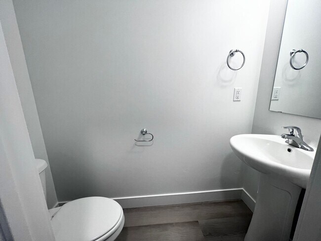 Building Photo - 3 Bed/2.5 Bath Townhome in Lehi