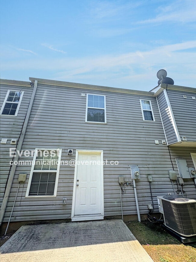 Building Photo - 2730 Marlin Dr