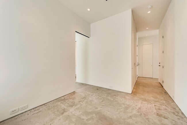 Building Photo - 1504 Burlew St