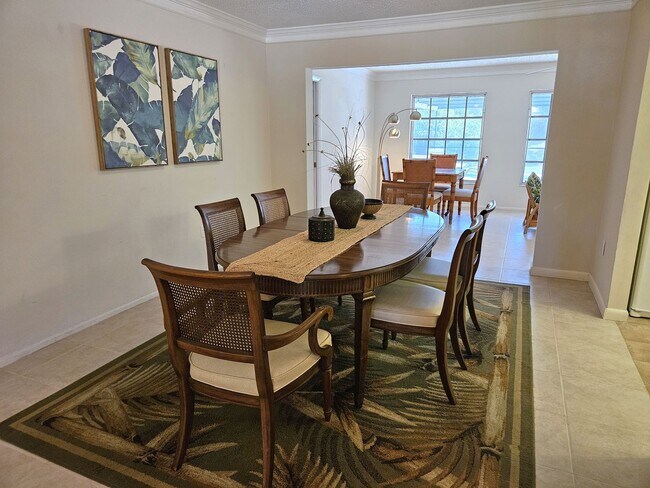 Building Photo - Seasonal Short-Term Single-Family Heated Pool Home located in Venice Gardens!