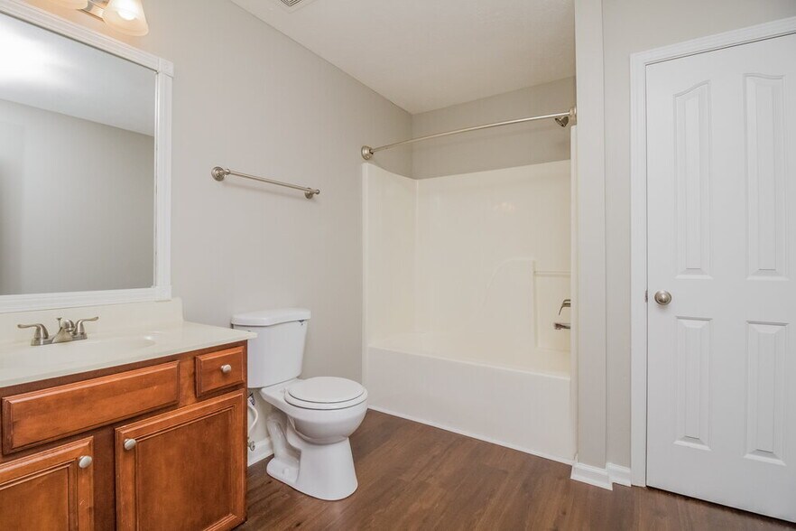 Building Photo - 132 Berele Shepsele Ln