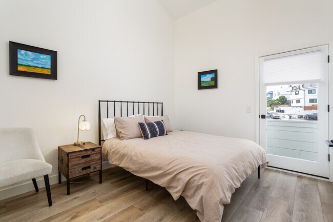 Building Photo - 162 Avenida Florencia