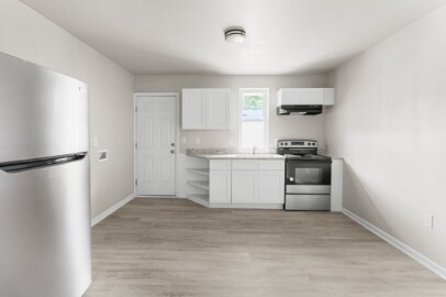 Building Photo - 1217 Pineview St