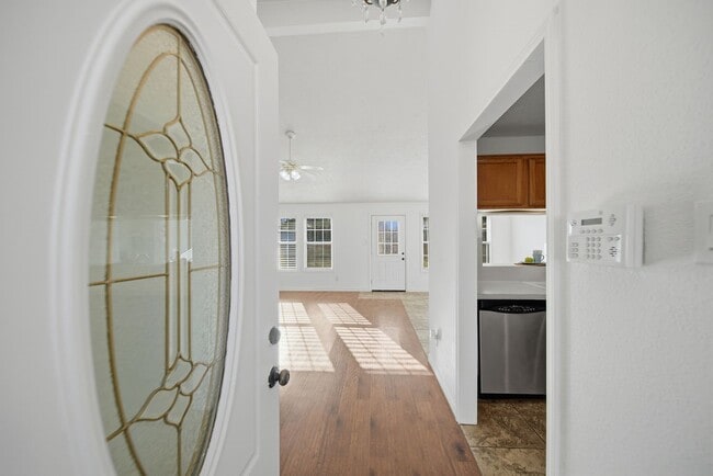 Building Photo - 2805 Pickett Dr