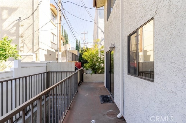 Building Photo - 1043 Thompson Ave