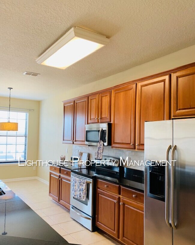Building Photo - Luxurious Condominium in the Desirable Noc...