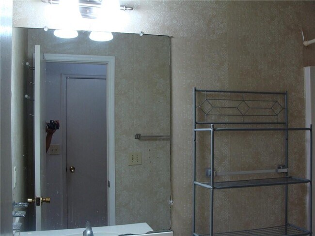 Building Photo - 3483 Fannin Dr