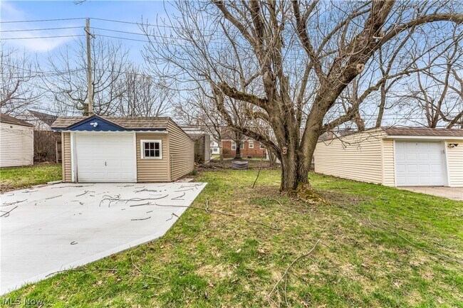 Building Photo - 4186 Lambert Rd