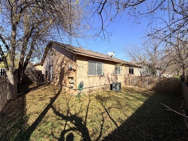 Building Photo - 405 Burlwood Ct