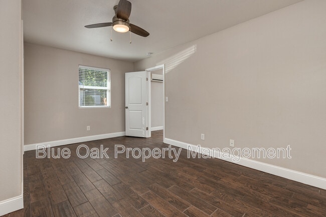 Building Photo - 1507 W 5th St