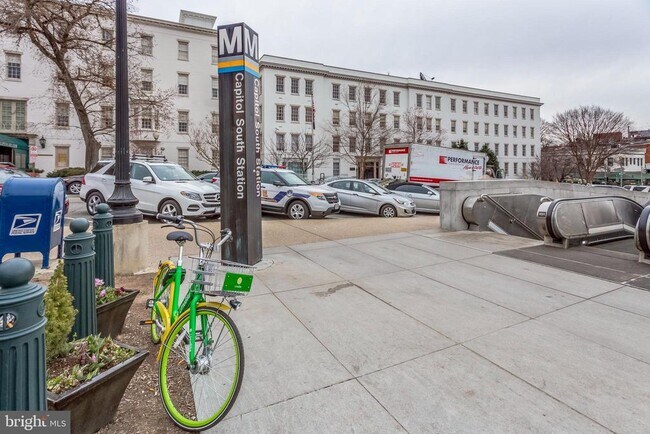 Building Photo - 1620 Massachusetts Ave SE