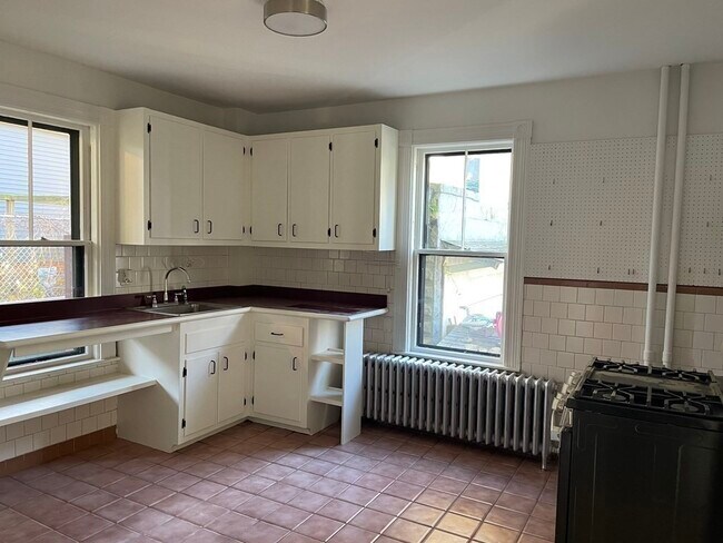 Building Photo - 20 Pleasant Ave