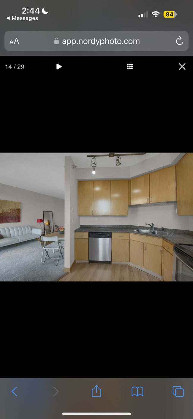 Building Photo - 2600 University Ave SE