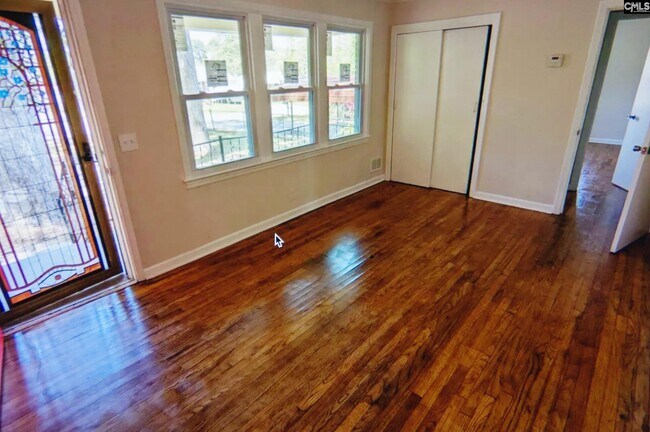 Building Photo - 1204 Omega Dr