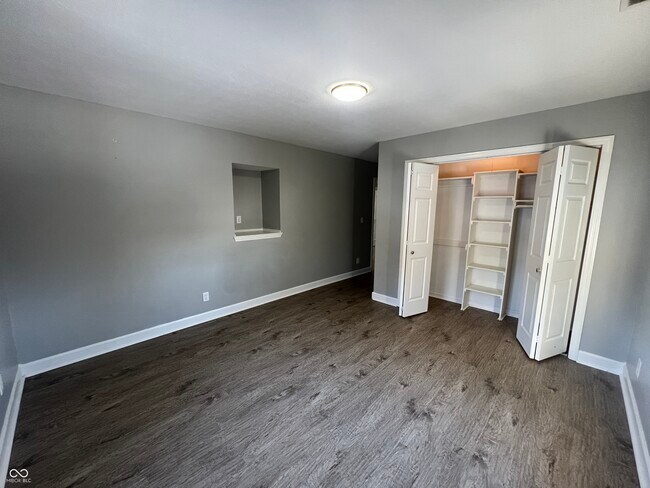 Building Photo - 5343 S Linwood Ave