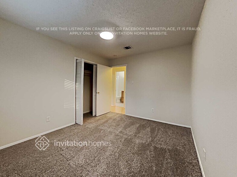 Building Photo - 2138 Wood River Rd