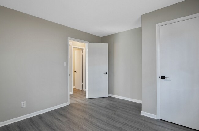 Building Photo - 7252 Ainsley St