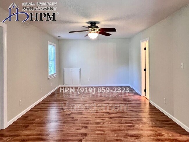 Building Photo - 4301 Ellinwood Dr