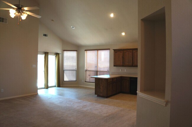 Building Photo - 2756 Red Wolf Dr