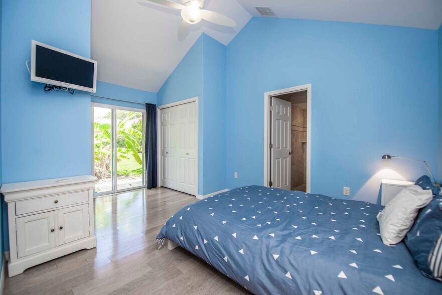 Building Photo - 12941 Bellerive Dr