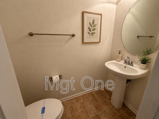 Building Photo - 1242 English Oak Way