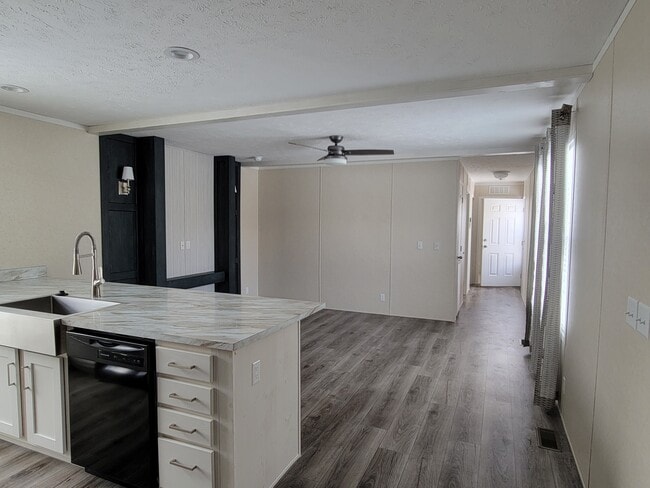 Building Photo - 66 Borman Ave