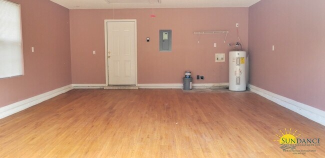 Building Photo - Great 3 Bedroom Home in Fort Walton Beach