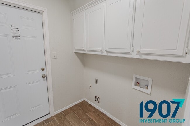 Building Photo - 400 Trinidad Dr