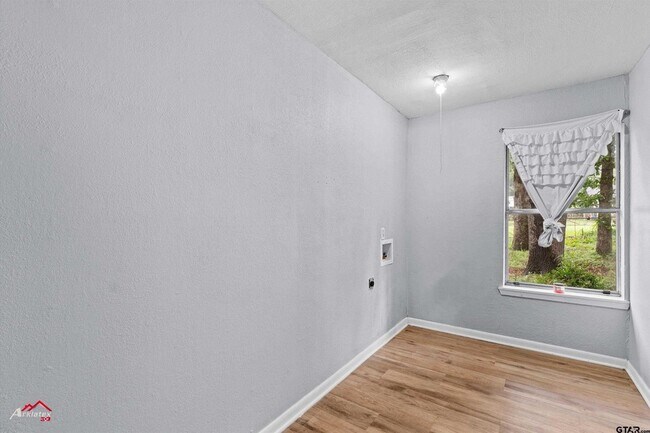 Building Photo - 1307 Ash Ln