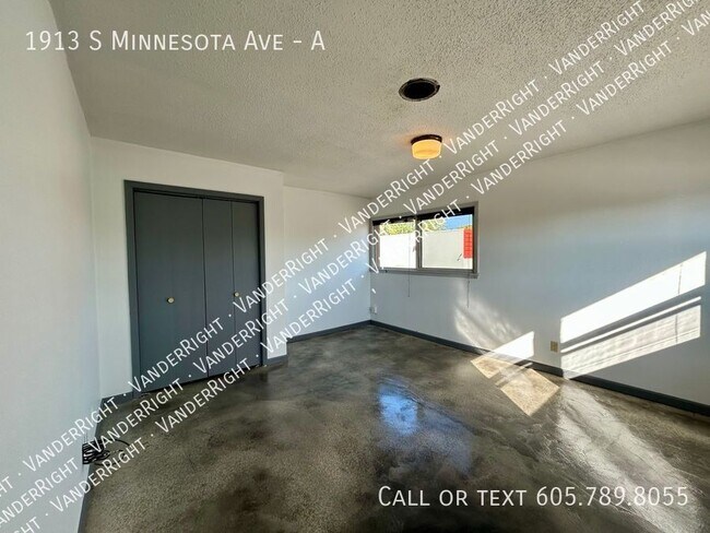 Building Photo - 1913 S Minnesota Ave