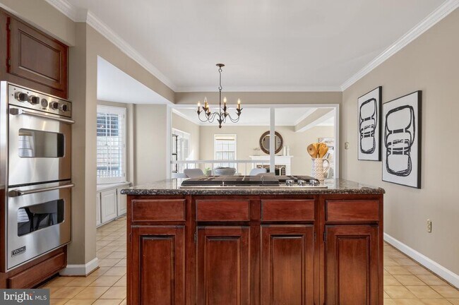 Building Photo - 8815 Surrey Ct