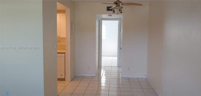 Building Photo - 1400 NE 54th St