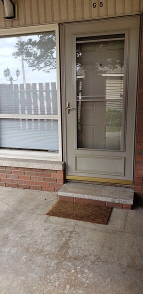 Back Door - 410 6th Ave SW