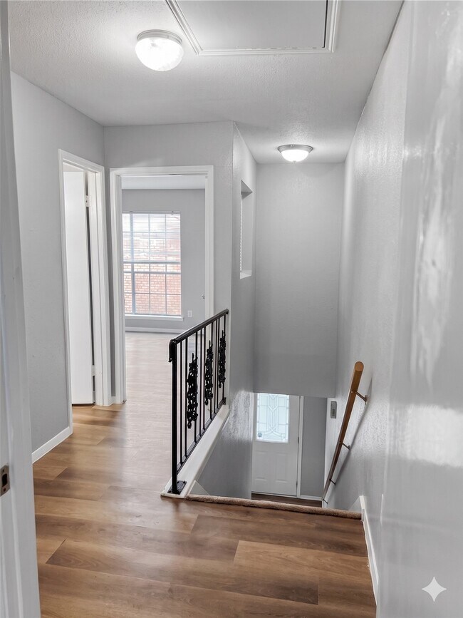 Building Photo - 1069 Willow Oaks Cir