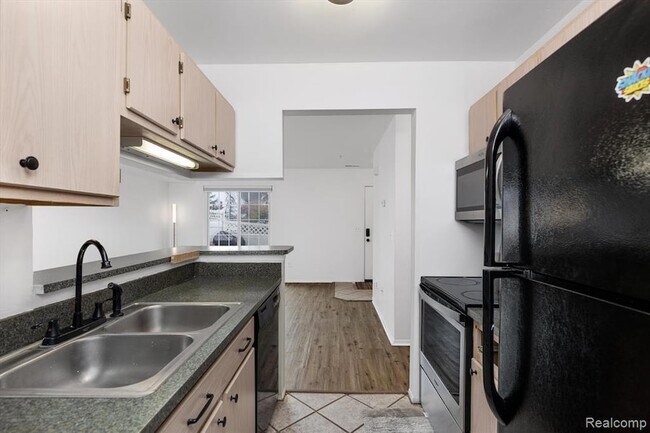 Building Photo - 22241 Atlantic Pointe