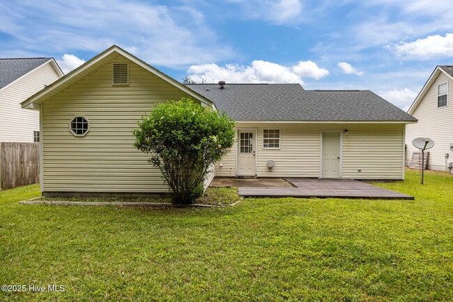 Building Photo - 105 Providence Dr