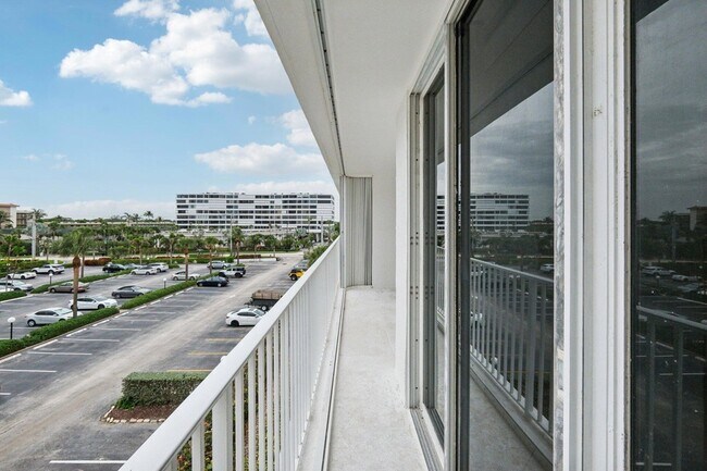 Building Photo - 3580 S Ocean Blvd