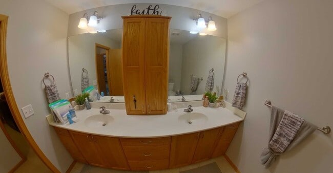 Building Photo - 5401 Stone Crest Dr
