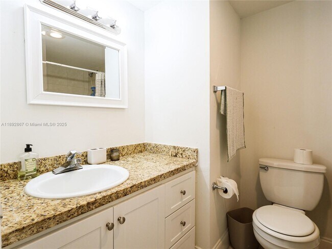 Building Photo - 9125 SW 77th Ave