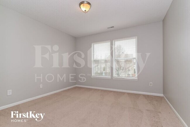 Building Photo - 7138 Parklake Pl