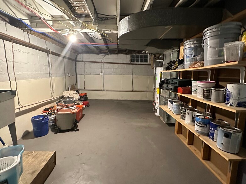 Building Photo - 813 Reading Rd