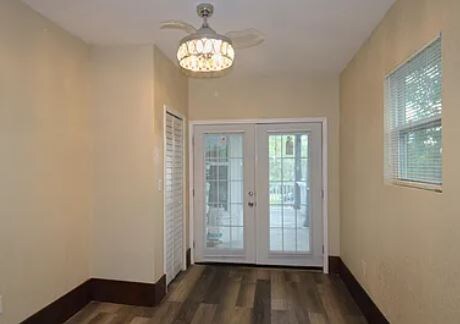 Building Photo - 1325 River St