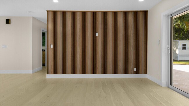 Building Photo - 158 Lucina Dr