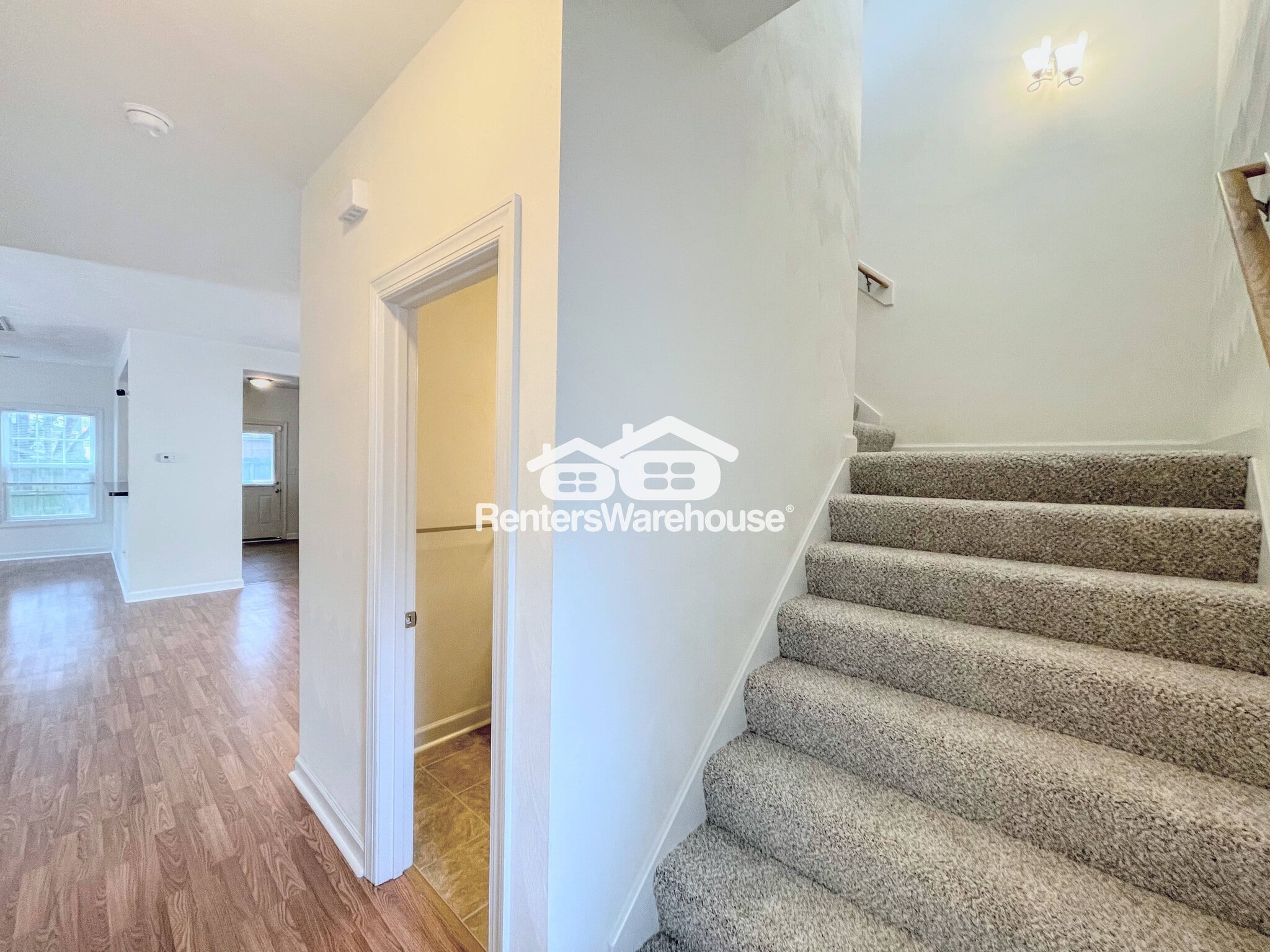 Building Photo - 1713 Sparrow Rd