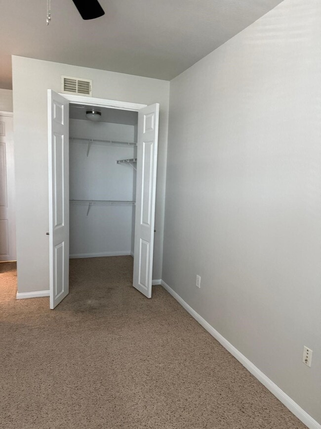 Building Photo - 7575 Kirby Dr