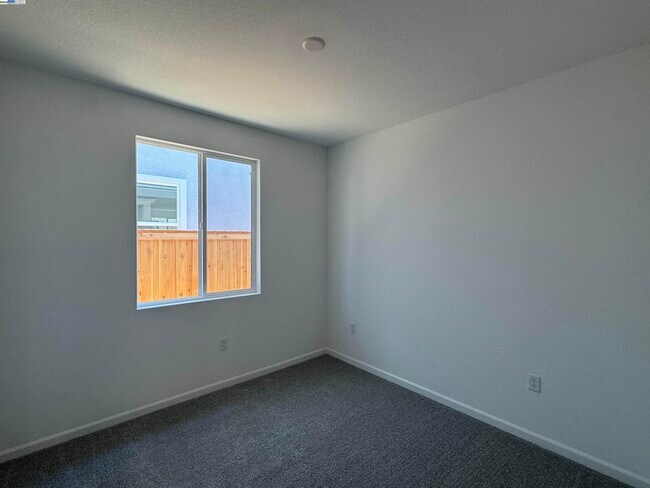 Building Photo - 2017 Quartz Cv Wy