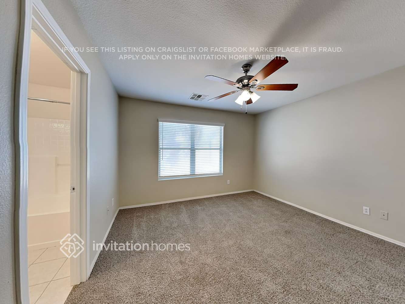 Building Photo - 8852 E Plana Ave