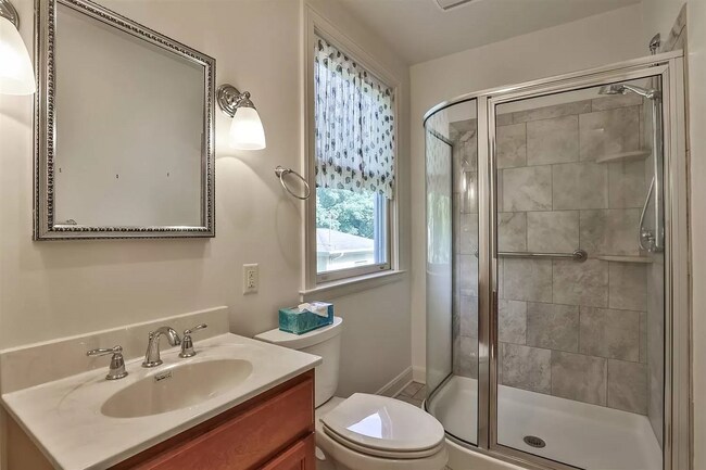 Building Photo - 476 Compton Rd