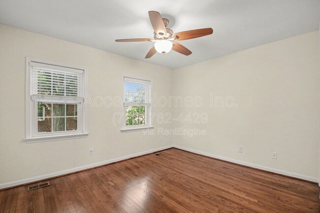 Building Photo - 449 Old Town Ct
